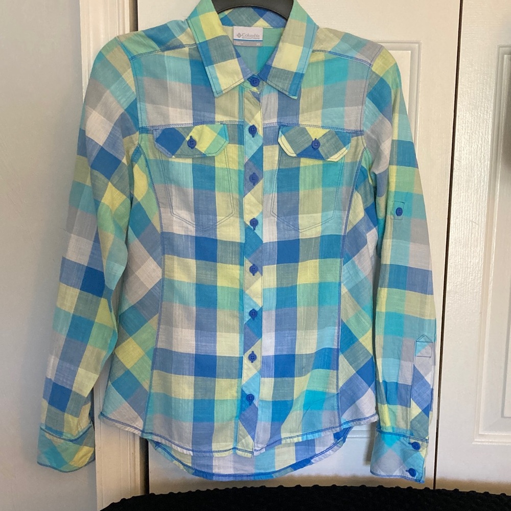 Columbia Women’s button up shirt